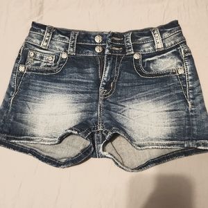 Miss Me curvy short size 26